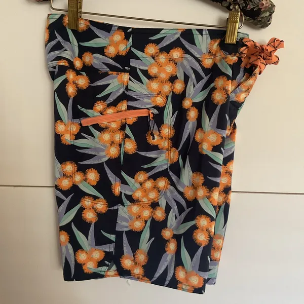 Patagonia Floral Short Women Size 0 Tropical Print Outdoor Hiking Travel - Image 3