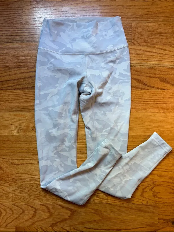 Lululemon Wunder Under High-Rise Tight in Luxtreme Camo White‎ size 6 - Image 3