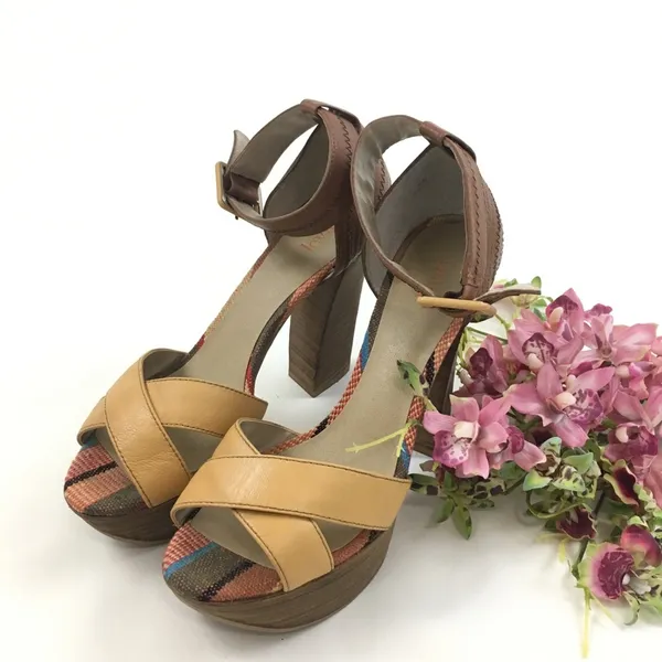 Levity Chunky Heels Platform Sandals 8.5 - Image 2