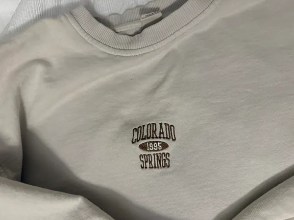 Urban Outfitters Sweatshirt - Image 3