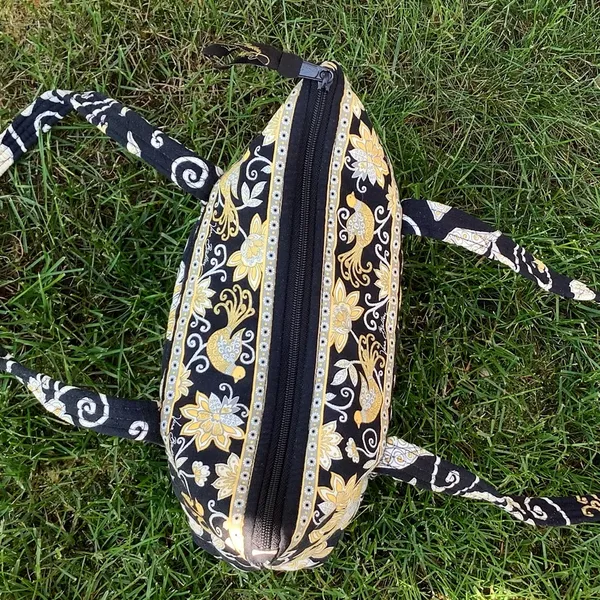Vera Bradley purse🖤💛🤍 - Image 4