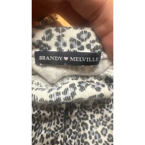 Brandy Melville Mock Neck Leopard Print Long Sleeve Cropped‎ Top White Black XS - Image 2