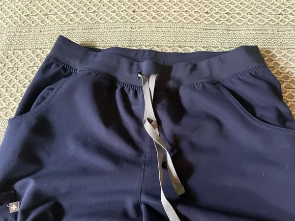Figs Scrub Set- Navy - Image 6