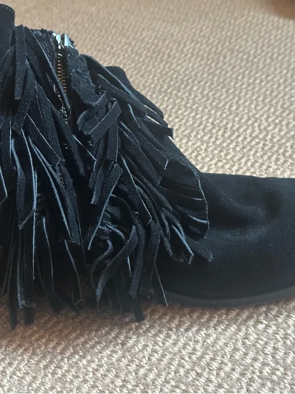 Cynthia Vincent black suede ankle boots fringe size 10 booties - Image 2