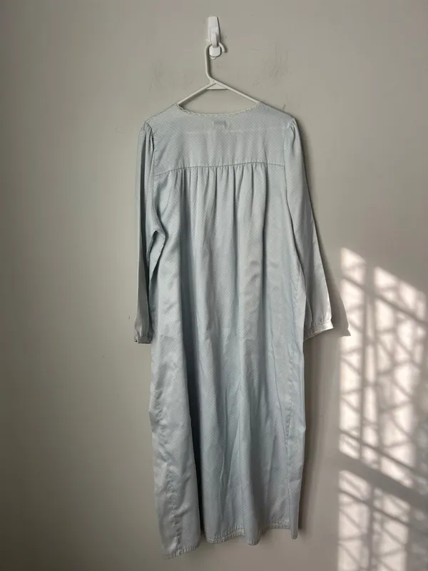 Vtg Aria nightgown light blue with delicate embroidered classic feminine 💙 - Image 7