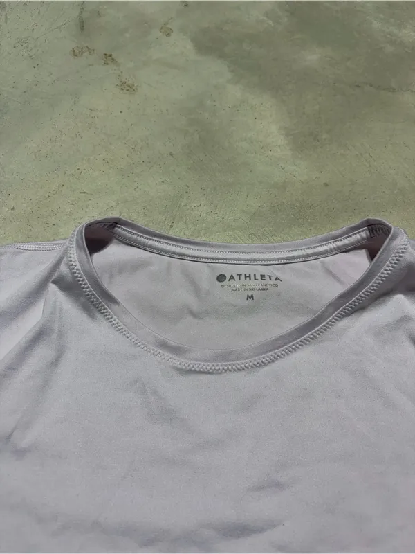 Athleta Women’s Short Sleeve Tee - Light Lavender medium - Image 7