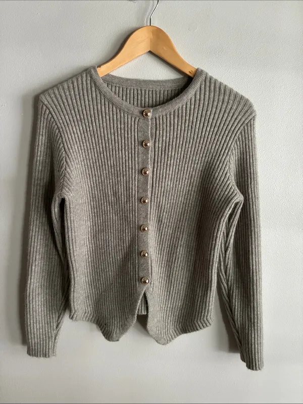 Common Sense Gray Ribbed Knit Cardigan M Gold Button Split Hem Fitted Sweater - Image 3