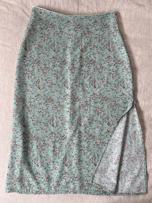 Brandy Melville Floral Midi Skirt - Image 4