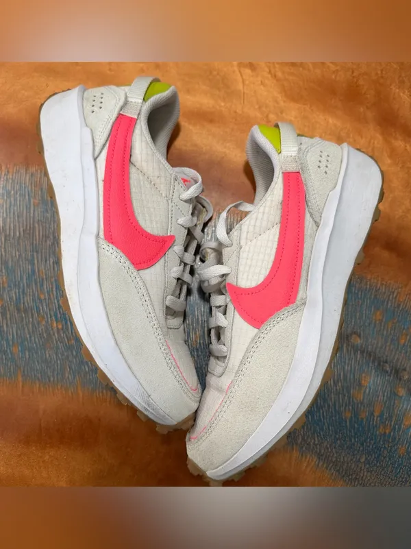 Nike Waffle Debut Athletic Sneakers White Hot Punch Pink Green size 7.5 - Image 2