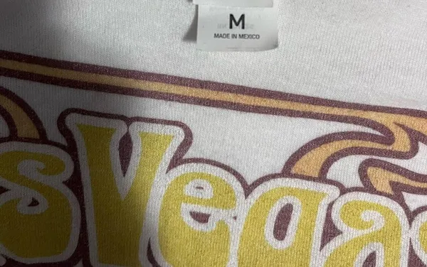 LAS VEGAS T-Shirt Top. Neutral Coloring. Women’s Size M. Like New! - Image 4