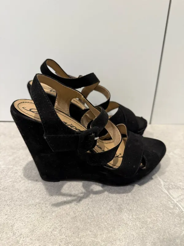 American Rag Black Platform Suede Strappy Sandals - Image 2