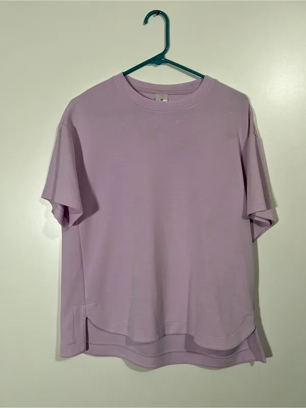 Pastel Lilac T-Shirt in Soft Material Size Meidum - Image 2