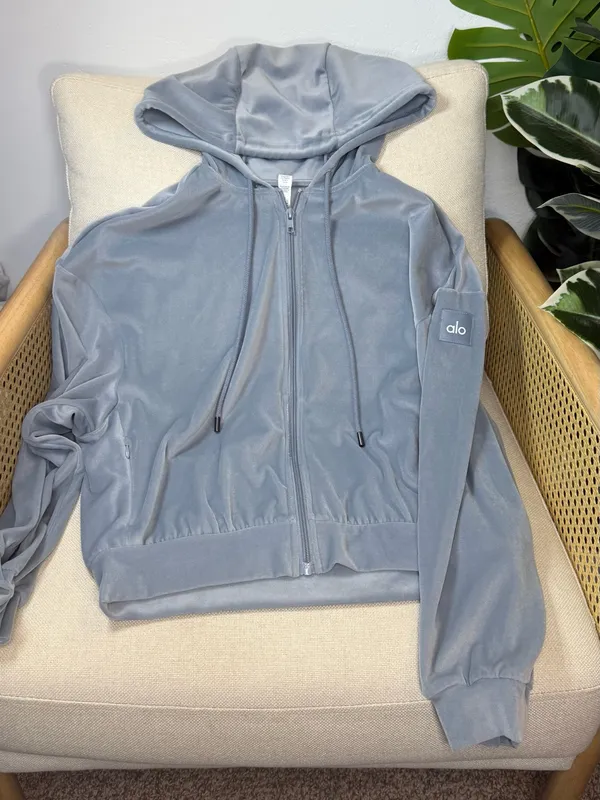 Alo Yoga Velour Glimmer Full Zip Up Size XS - Image 6