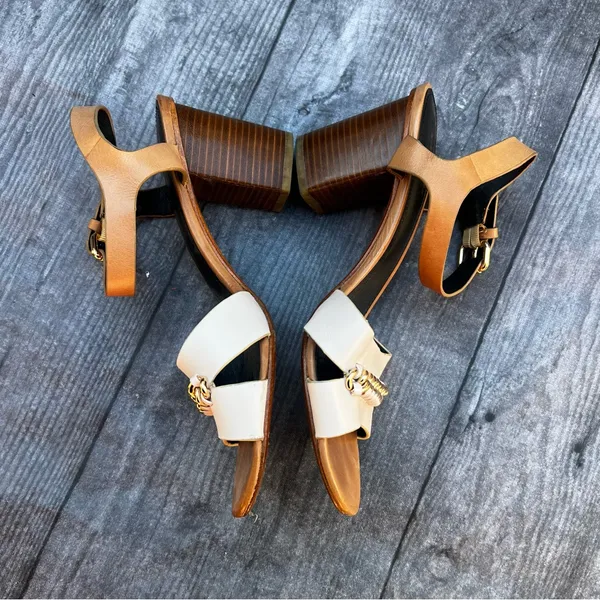 Coach phoebe chain block heels - Image 4