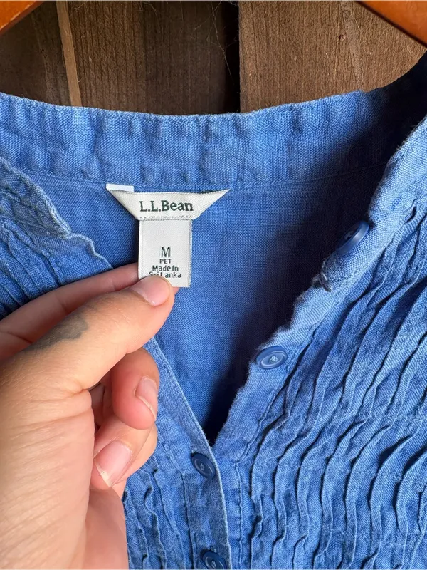 L.L Bean Light Blue Linen Pleated Lagenlook Blouse - Image 3