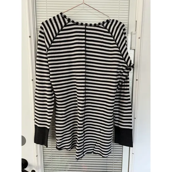 Lululemon Open Your Heart Long Sleeve‎ Reversible Heathered Black Striped Size 6 - Image 3