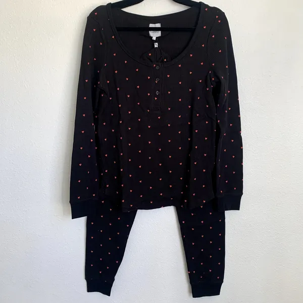 NWT‎ Revolve Plush Thermal Heart Pajama Scrunchie Set in Black Red - Image 2