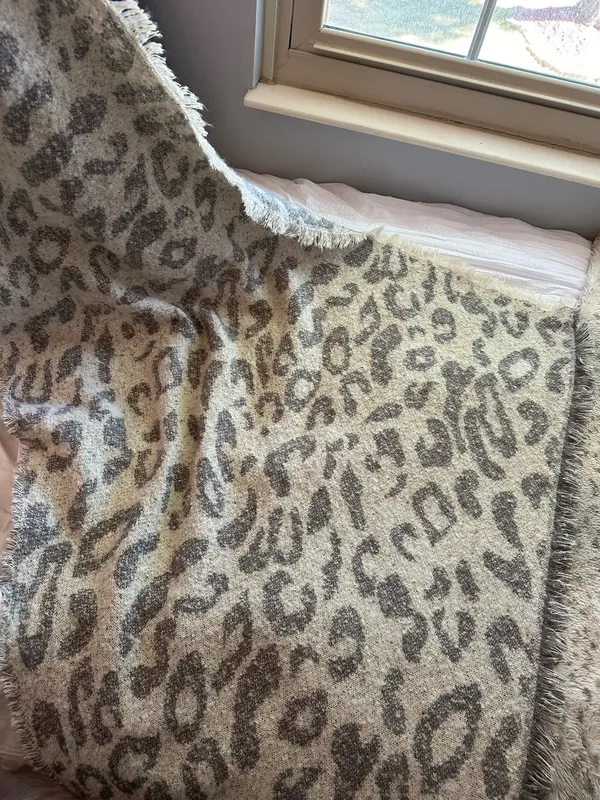 Ivory/Grey Leopard Print Scarf - Image 4