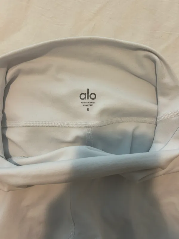 Alo Biker Shorts - Image 4