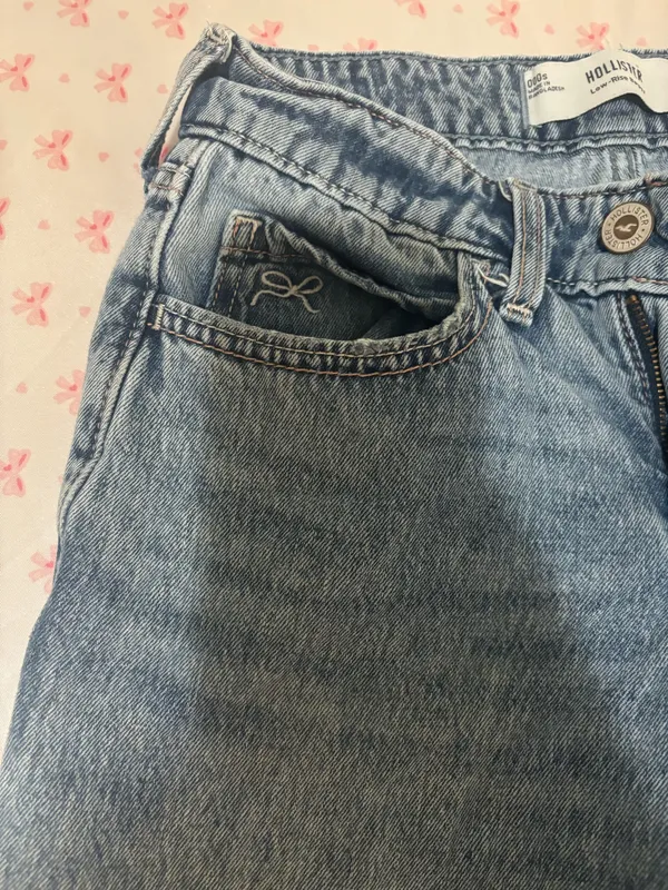 Hollister Bow Jeans Embroidered Low-Rise - Image 2