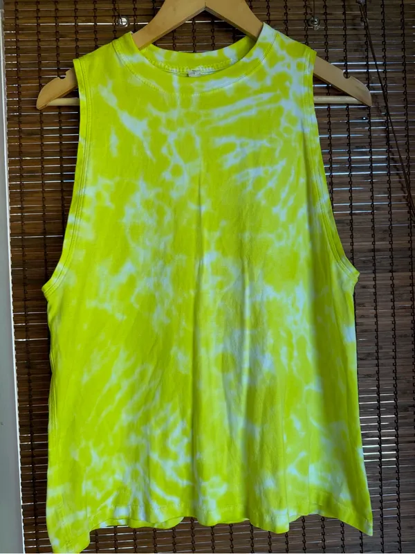 Lululemon All Yours Tank Top Marmoleado Tie Dye Highlight Yellow Size 2 - Image 3