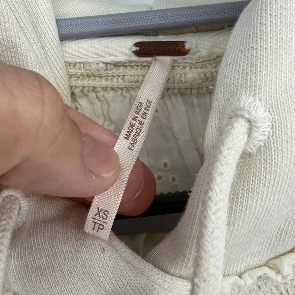 Free People‎ XS Cream Eyelet Mixed Media Cropped Oversized Hoodie Sweatshirt - Image 4