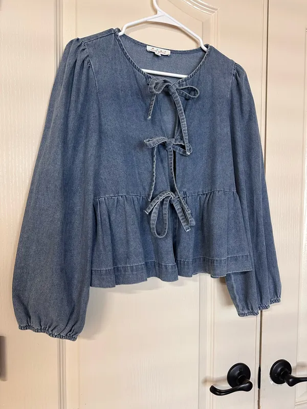 Boutique Denim bow tie top - Image 2