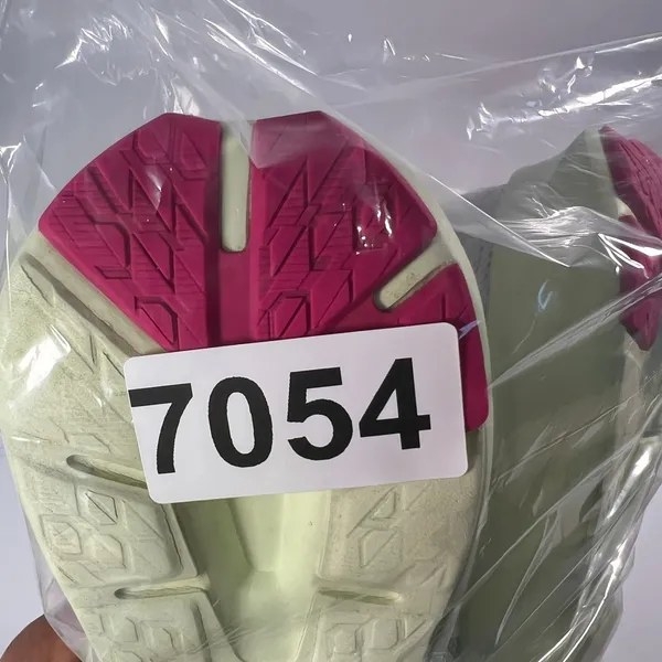 ASICS Versablast 3 Running Shoes Womens 7.5‎ White Lime Pink 1012B179 Athletic - Image 9