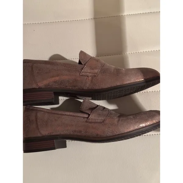 Clarks Women's Metallic Rose Gold‎ Loafer Shoes Size 7.5 M - Image 3