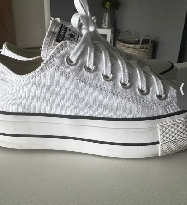 Converse Chuck Taylor All Star Lift OX Women's Platform Shoes Color: White Size: 6 - Image 3