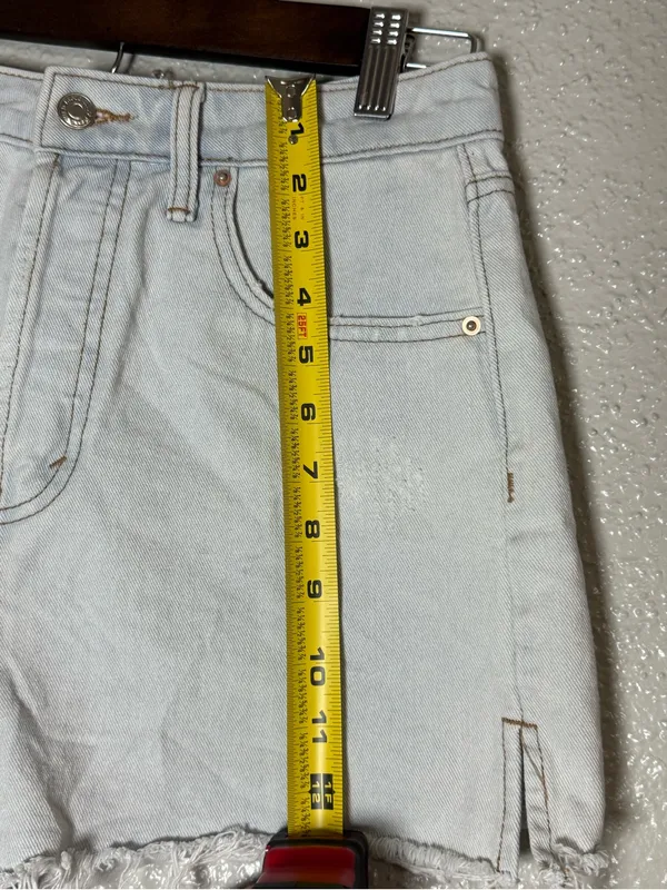 Wild Fable Cutoff High Waist Light Wash Jean Shorts Size 6 - Image 7