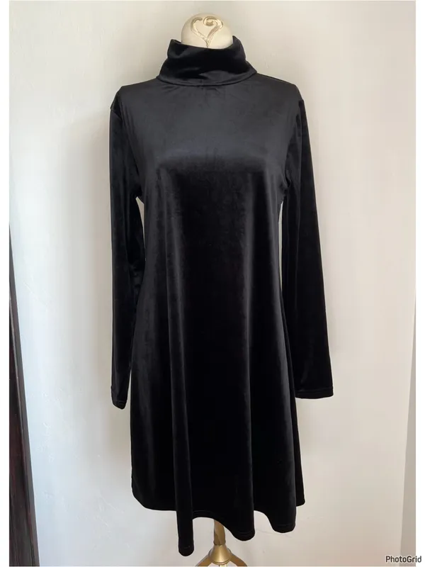 Tuckernuck Pommander Place Black Velvet Dress Small - Image 3