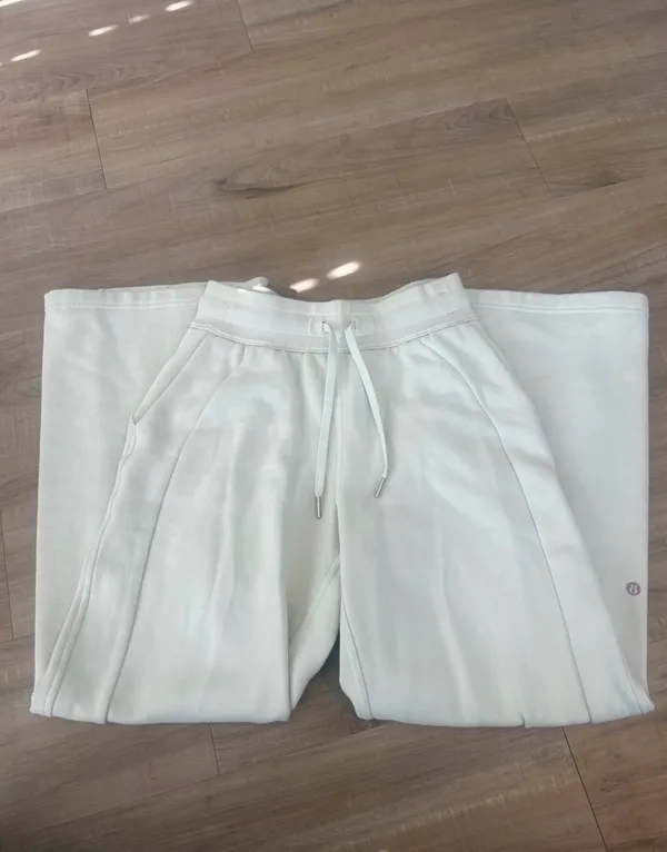 Lululemon Scuba Sweatpants - Image 2