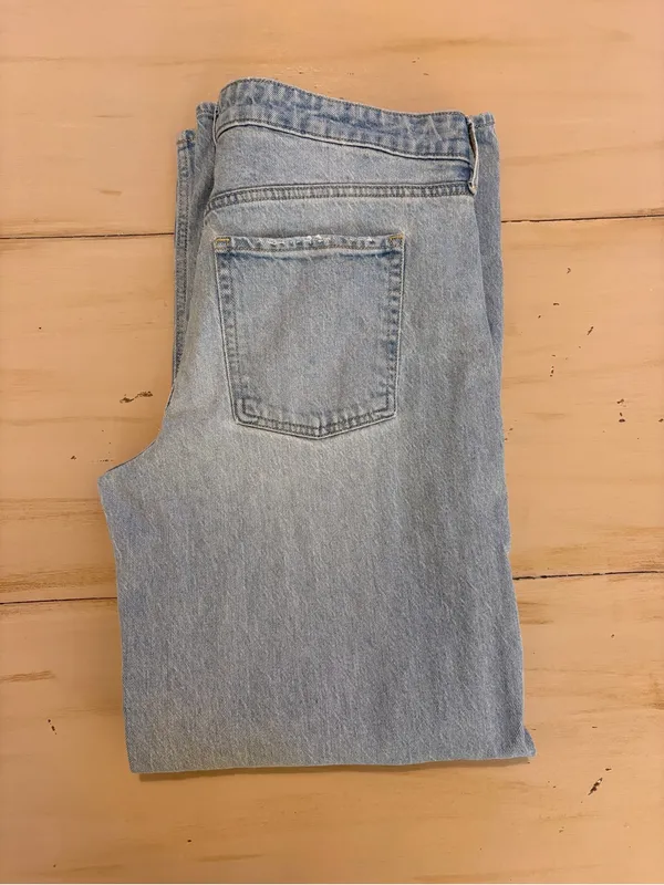 Old Navy Light Blue Relaxed Fit Men’s Jeans - Image 4