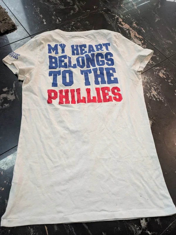 Victoria's Secret PINK With 5th & Ocean MLB Philadelphia Phillies Tee Size Large - Image 2