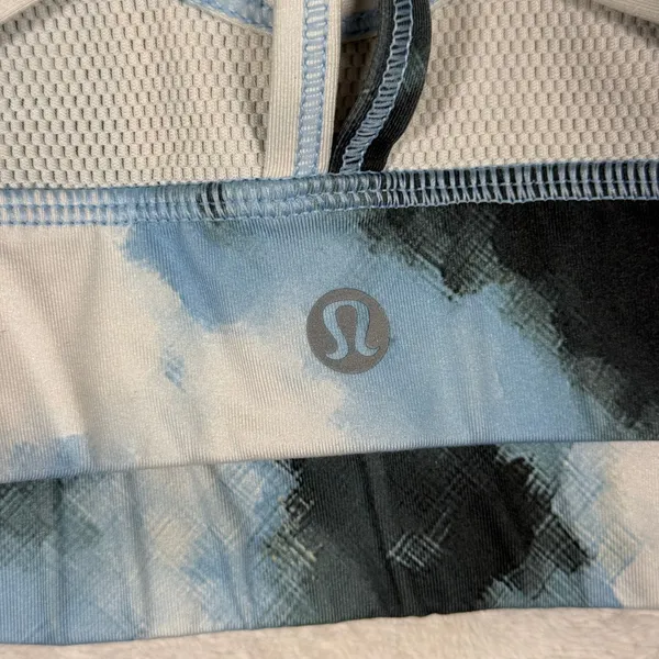 Lululemon‎ Free To Be Wild Sports Bra Size 8 Blue White Abstract Strappy Back - Image 3