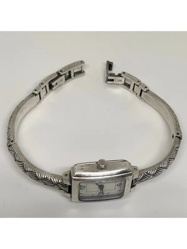 Vintage silver tone women’s watch 18mm quartz white dial 6.5”-7” running - Image 7