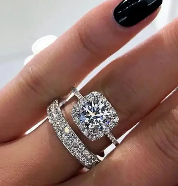 Gorgeous Cubic Zirconia Silver Princess Cut 2.5 Carat Ring and Band Set Size 8 - Image 3