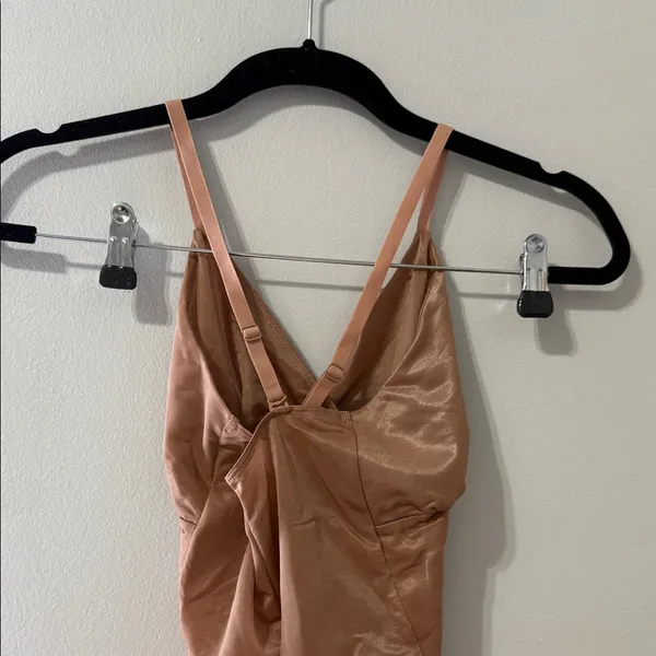 SKIMS BARELY THERE BODYSUIT BRIEF Sz SMALL BRONZE - Image 6