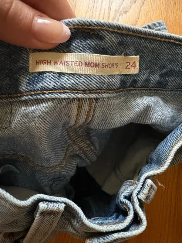 Levi’s Mom Shorts - Image 3