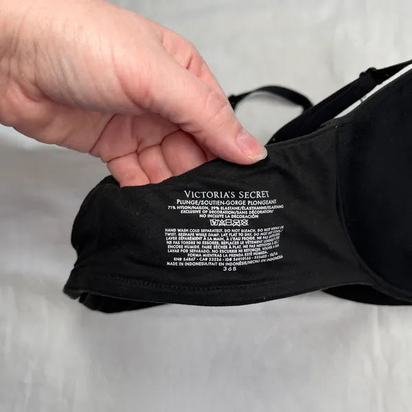 Victorias Secret Plunge Padded Bra Black Lace Trim Size 36B - Image 9