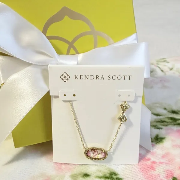 Kendra Scott x Love Shack Fancy Elisa Pink Bloom Floral Bow Necklace - Image 4
