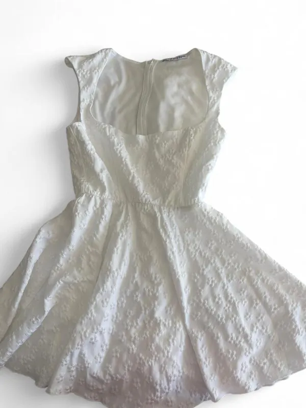 White mini dress with square neckline and pleated skirt - Image 3