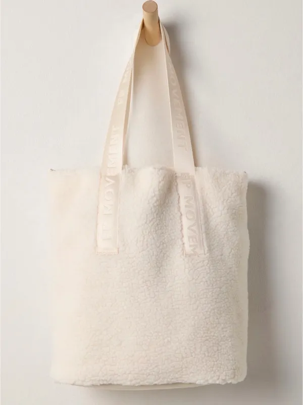 NWT $128 Free People movement slopes Sherpa bucket bag- whipped cream - Image 2