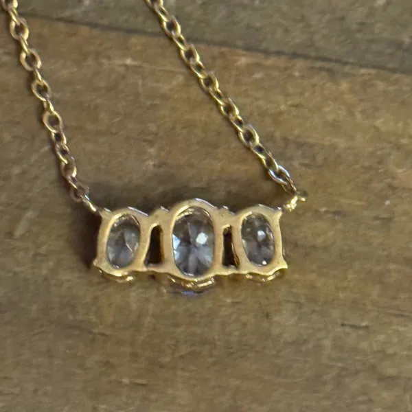 Vintage gold tone three stone necklace - Image 6