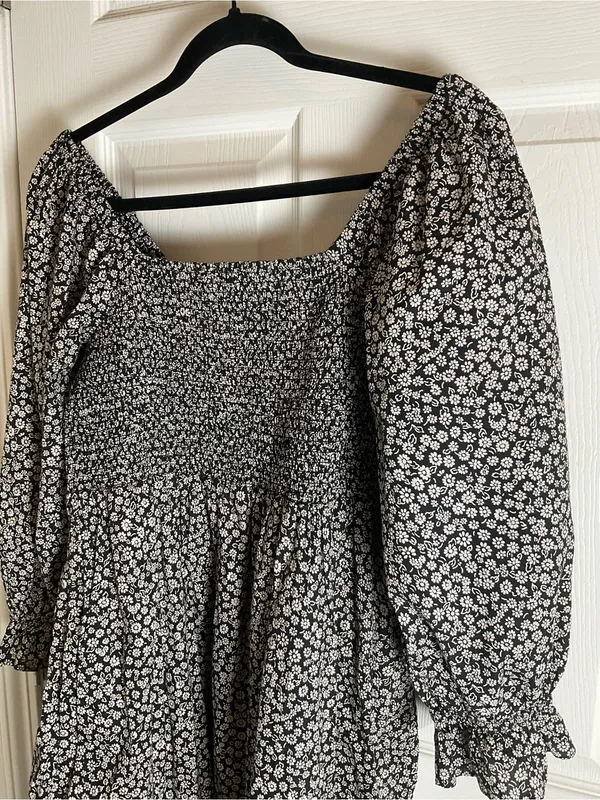 Madewell Black Floral Smocked Mini Dress Medium Cottagecore Puff Sleeve - Image 6
