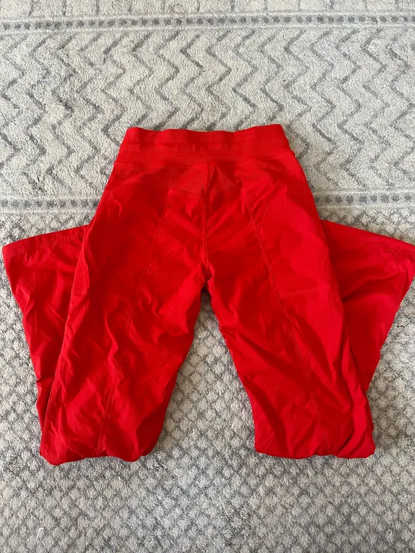 Lululemon Dance Studio Joggers Mid-Rise red - Image 3