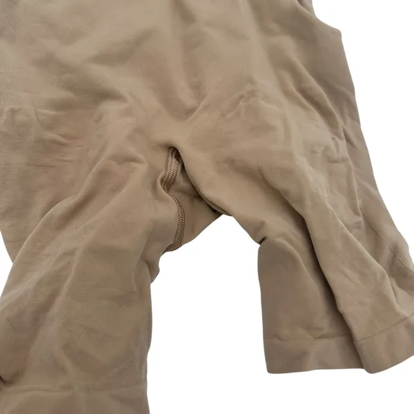 Skims Seamless Sculpting Mid Thigh Bodysuit Size Medium - Image 2