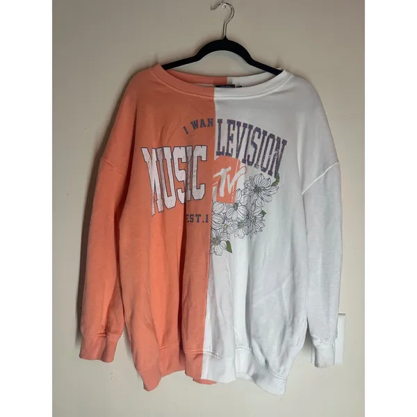 MTV Split Color Graphic Sweatshirt Small Y2K Oversized Crewneck Peach White - Image 4