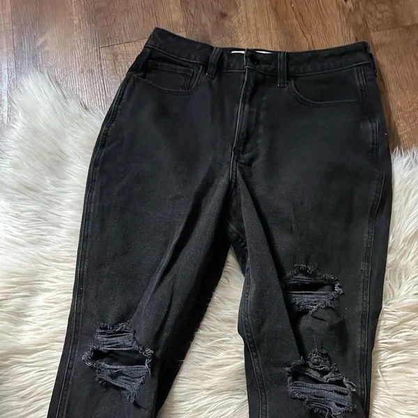 HOLLISTER Curvy Ultra High Rise Black Distressed Mom Jeans - Image 4